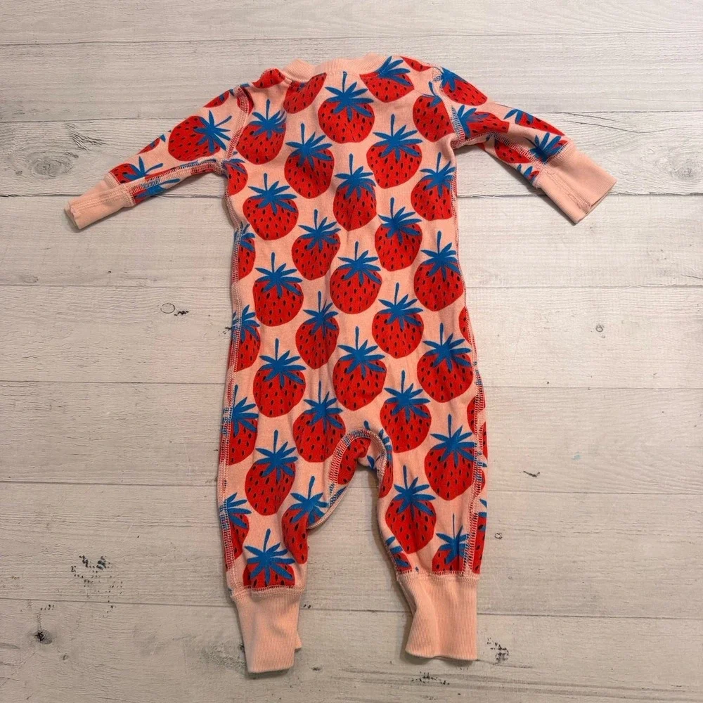 Hanna Andersson baby pink‎ strawberry one piece footless pajamas 50 0-3 months